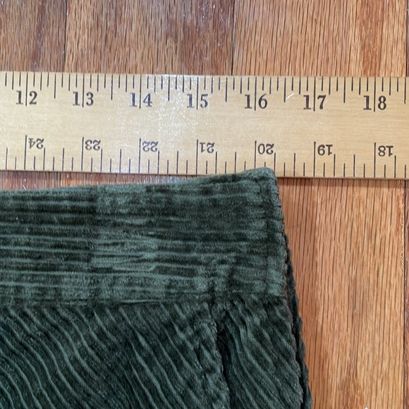 Talbots Women’s Dark Green Corduroy 100% Cotton Size 10 Skirt with Pockets - Picture 4 of 10